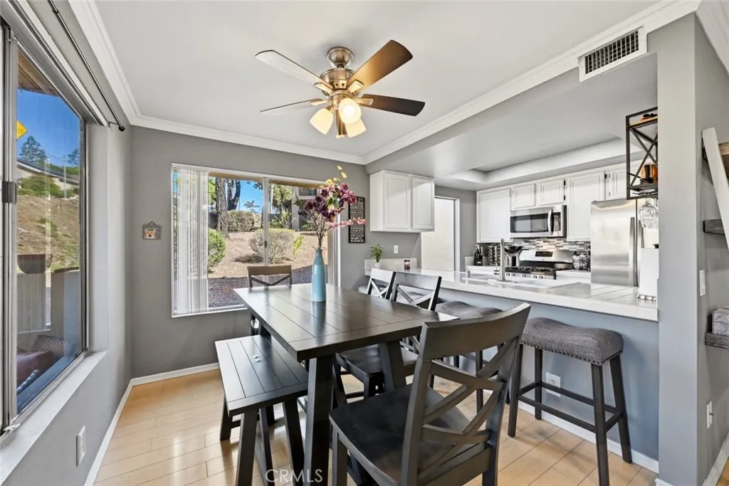 https://cdn.realtyfeed.com/cdn/127/307065865/f87cdb2de8ffdc2be8fcf0db6330ba01.webp