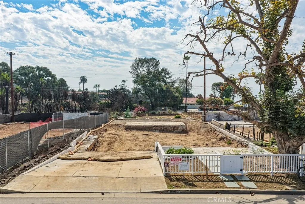 Pacific Palisades, CA 90272