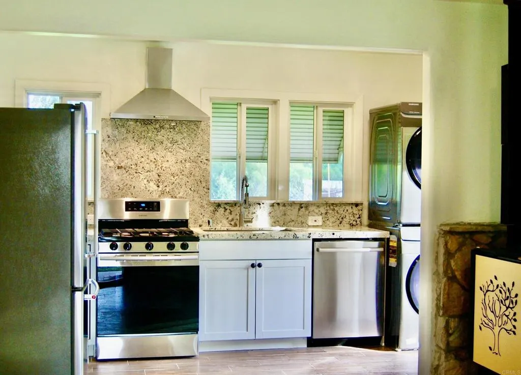 1028 Prospect Place Unit A, Vista, CA 92081 - Main photo, Vista, CA