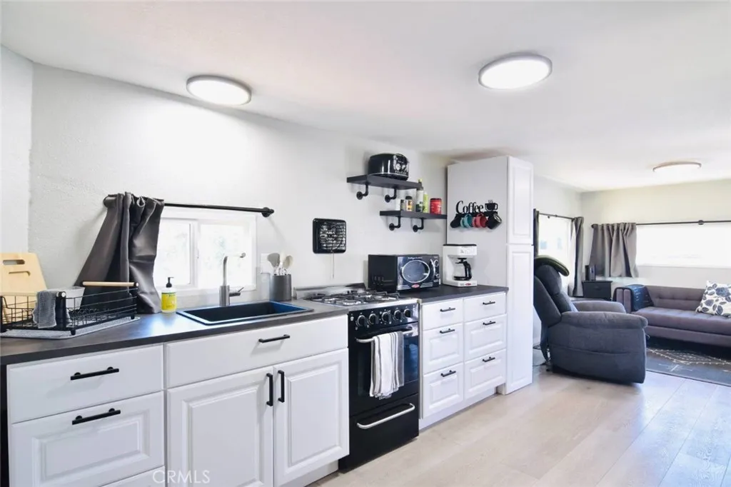 https://cdn.realtyfeed.com/cdn/127/307065911/728bfd130e09c14bb672575b08f6daf4.webp