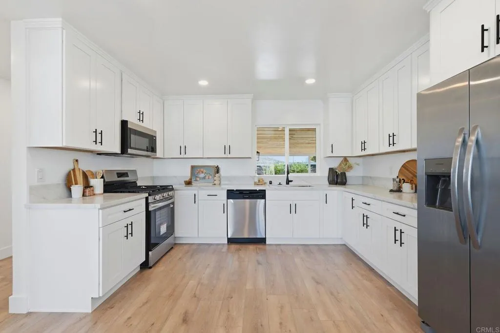 https://cdn.realtyfeed.com/cdn/127/307065928/2027bb2000738455c6f8f238eb552dbf.webp