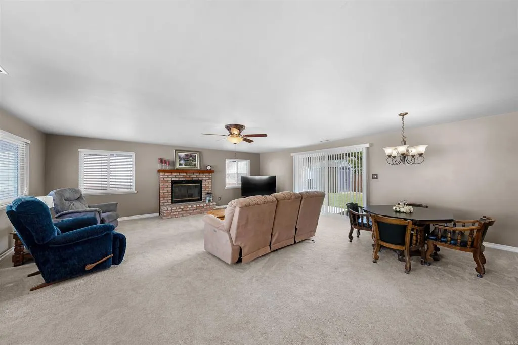 https://cdn.realtyfeed.com/cdn/127/307066008/6535a93ca61b9f19a2cb6e30bfaa7e5f.webp