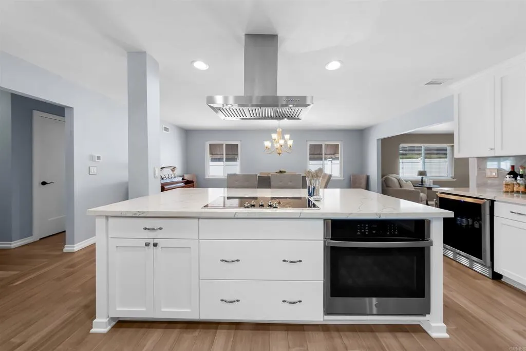 https://cdn.realtyfeed.com/cdn/127/307066008/fec3768060c7466cec76deefe8786004.webp