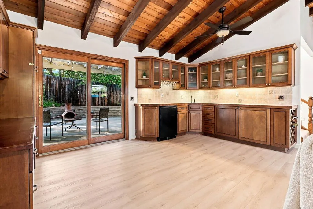 https://cdn.realtyfeed.com/cdn/127/307066012/331ee8bec901b11fa66c48aee0318d38.webp