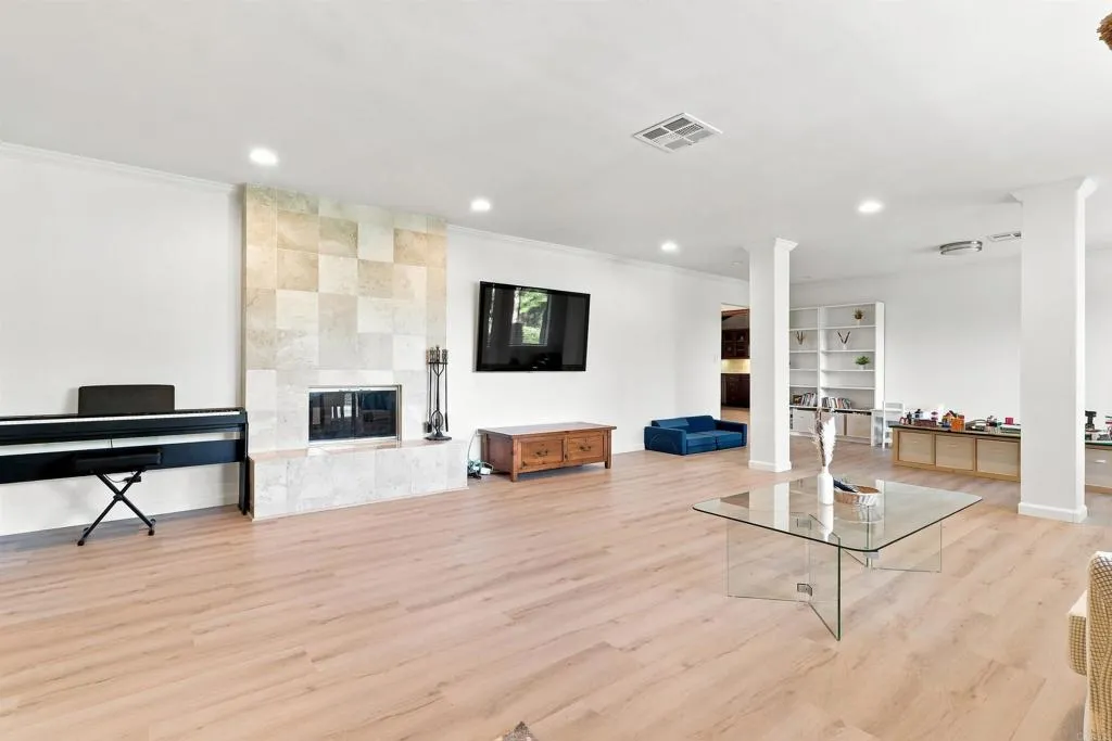 3056 Overhill Drive, Vista, CA 92084 - Photo 5 of 45, Vista, CA