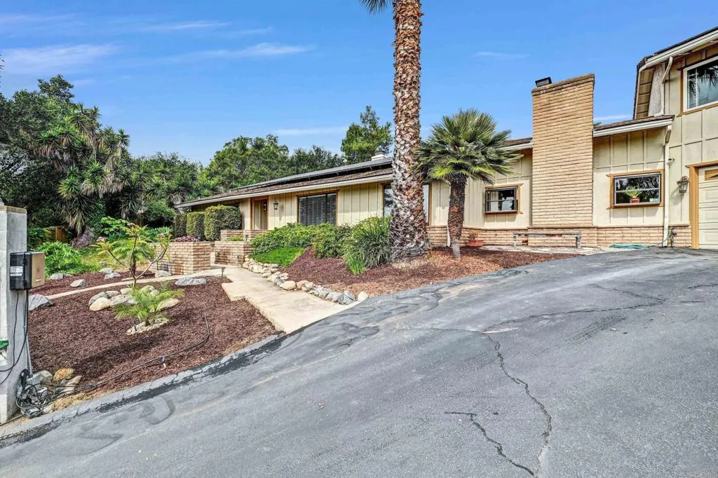 https://cdn.realtyfeed.com/cdn/127/307066012/8c3973781d553f8787f4748a8fbb2feb.webp