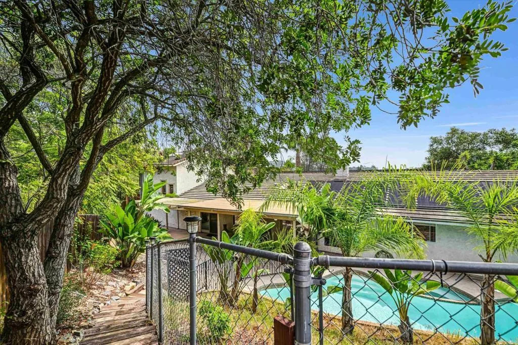 https://cdn.realtyfeed.com/cdn/127/307066012/9f398022e6ce487675c2c360f0f368bb.webp