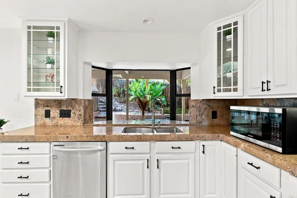 https://cdn.realtyfeed.com/cdn/127/307066012/a1eea48b6882af6f2015356db3435b58.webp