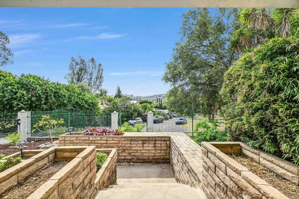 https://cdn.realtyfeed.com/cdn/127/307066012/b17431672fa6c4c7b572902066423ebd.webp