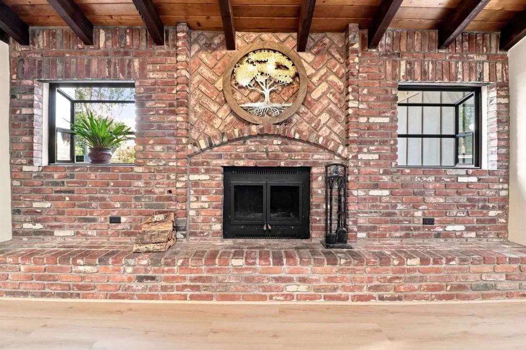 https://cdn.realtyfeed.com/cdn/127/307066012/fb03e322e6678fcabe8520c7ebf1e48b.webp