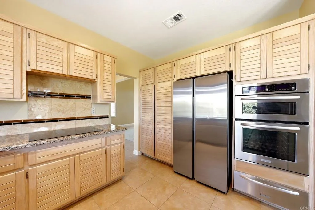 https://cdn.realtyfeed.com/cdn/127/307066019/76fdd7751a42c2e76a0f9737cf129c78.webp
