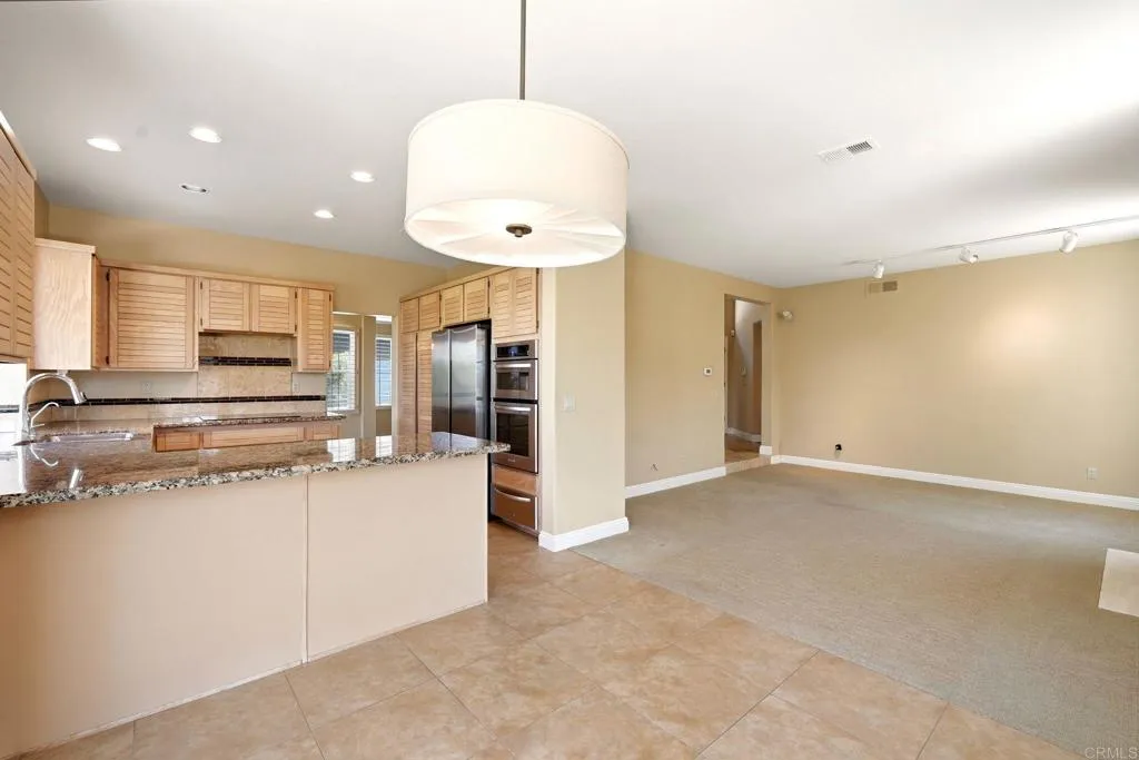 https://cdn.realtyfeed.com/cdn/127/307066019/fa920258c9c5456f037a6c014f67b5a9.webp