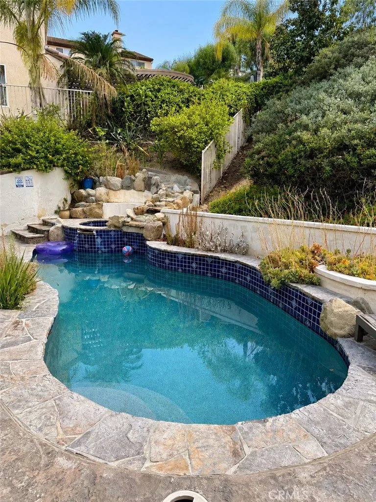 Castaic, CA 91384