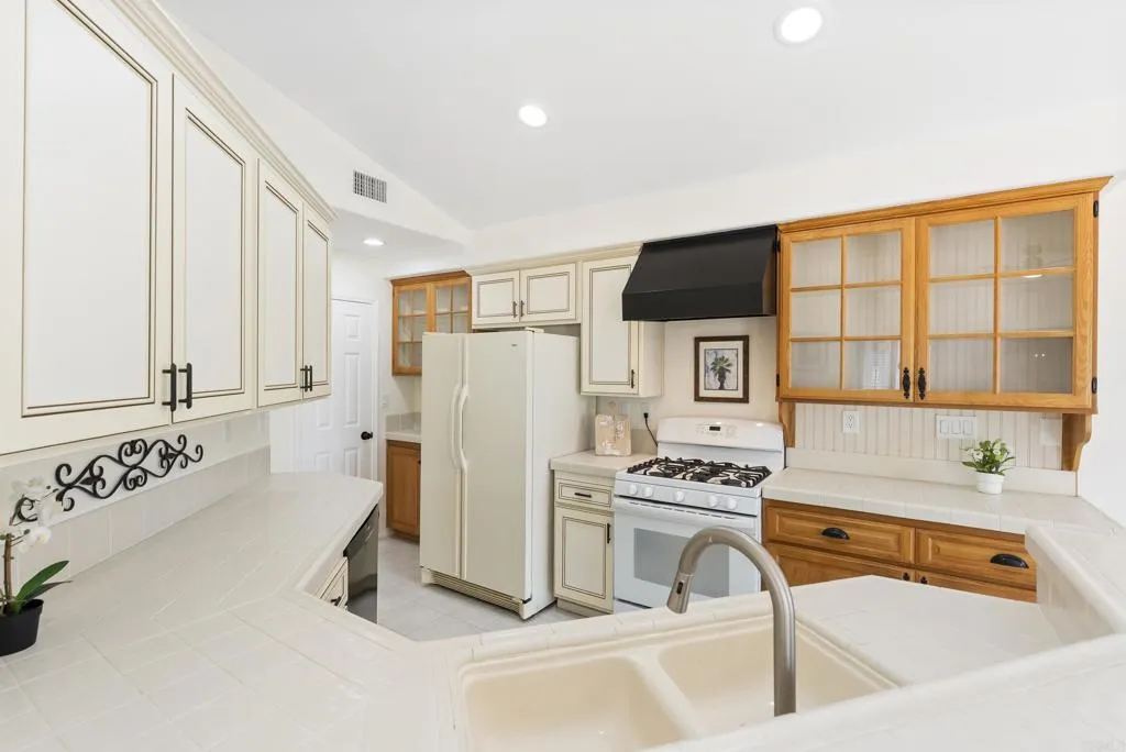 https://cdn.realtyfeed.com/cdn/127/307066142/38cdb7f598a8e27757fac54d877135c3.webp