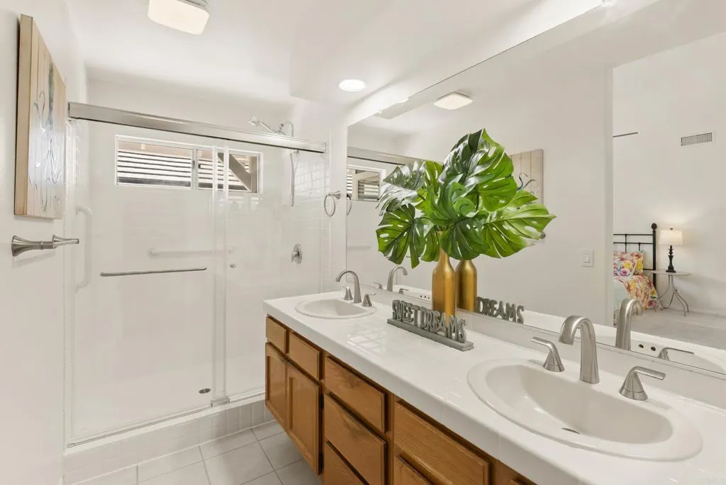 https://cdn.realtyfeed.com/cdn/127/307066142/5ce6f0be714ac0d40afb00a1996aefd3.webp