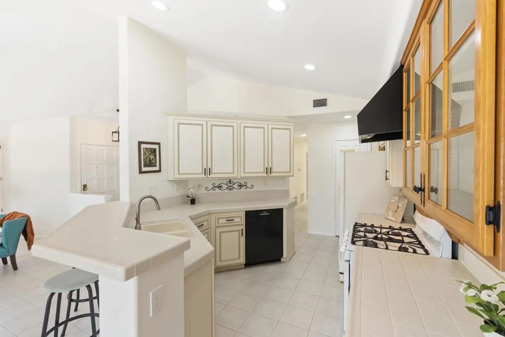 https://cdn.realtyfeed.com/cdn/127/307066142/aa9e3adb4cca96cbc894949ee98c8c4e.webp