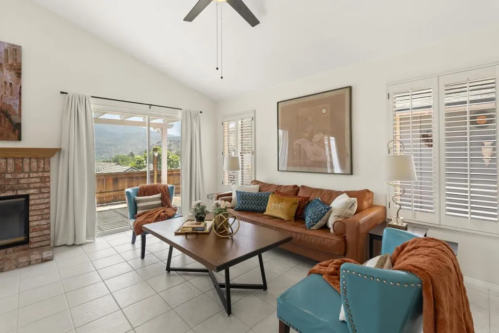 https://cdn.realtyfeed.com/cdn/127/307066142/fb6d86dc3174e66e4e841c10075c08e3.webp
