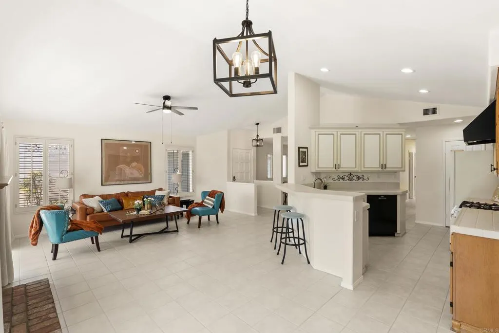 https://cdn.realtyfeed.com/cdn/127/307066142/fe15e114af9ace83ab9197371bf80d11.webp