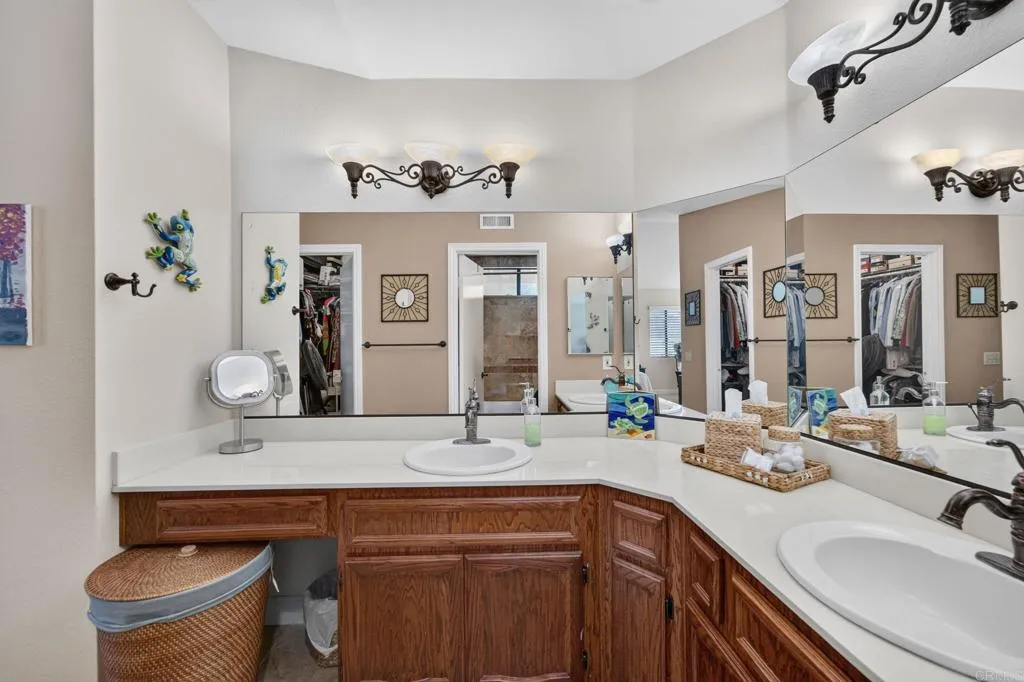 https://cdn.realtyfeed.com/cdn/127/307066155/1570b9bb0e6f722c509c0c8a4dcf3db0.webp