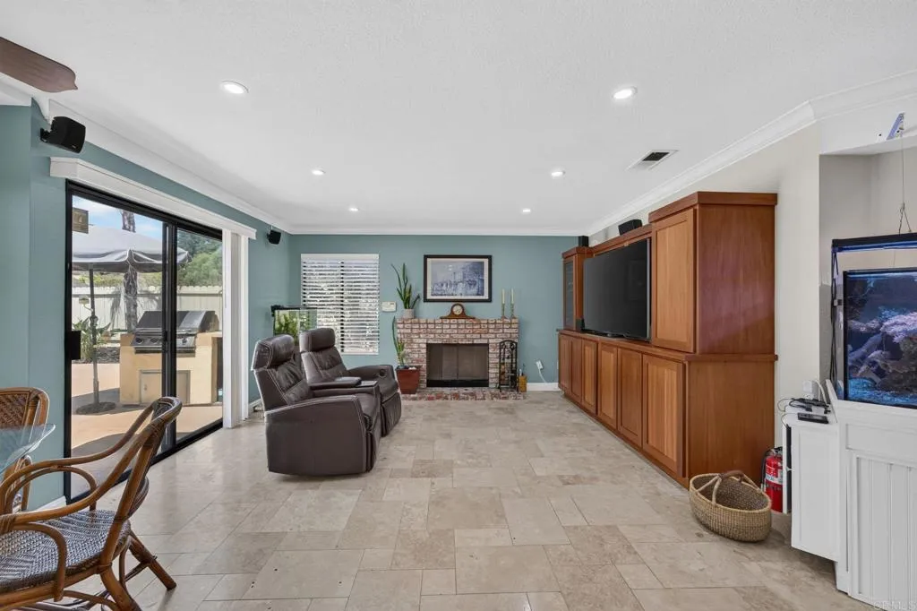 https://cdn.realtyfeed.com/cdn/127/307066155/7983ef6818c6929da876769e1c4c3f2a.webp