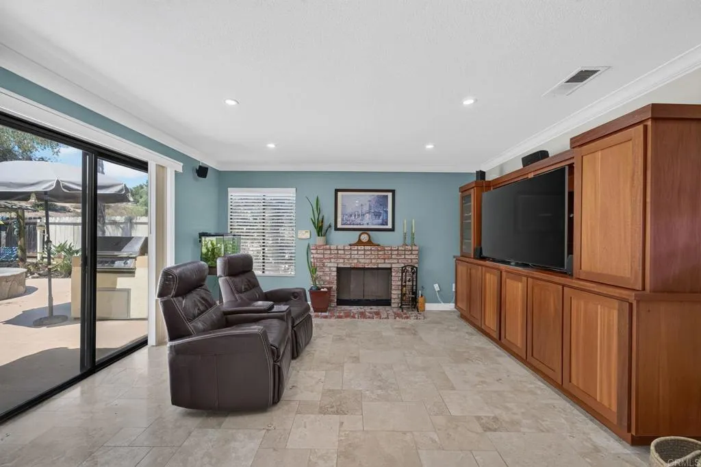 https://cdn.realtyfeed.com/cdn/127/307066155/8fb7a9b2c7fd61a71a65f2cb0253f39d.webp
