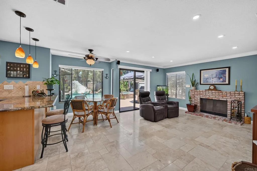 https://cdn.realtyfeed.com/cdn/127/307066155/d64144374b1a42bfe3fd8bbcba82aee0.webp
