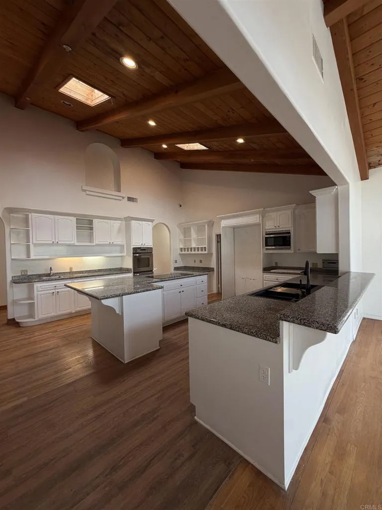 1555 Willow Glen Dr., El Cajon, CA 92019 - Photo 5 of 15, El Cajon, CA
