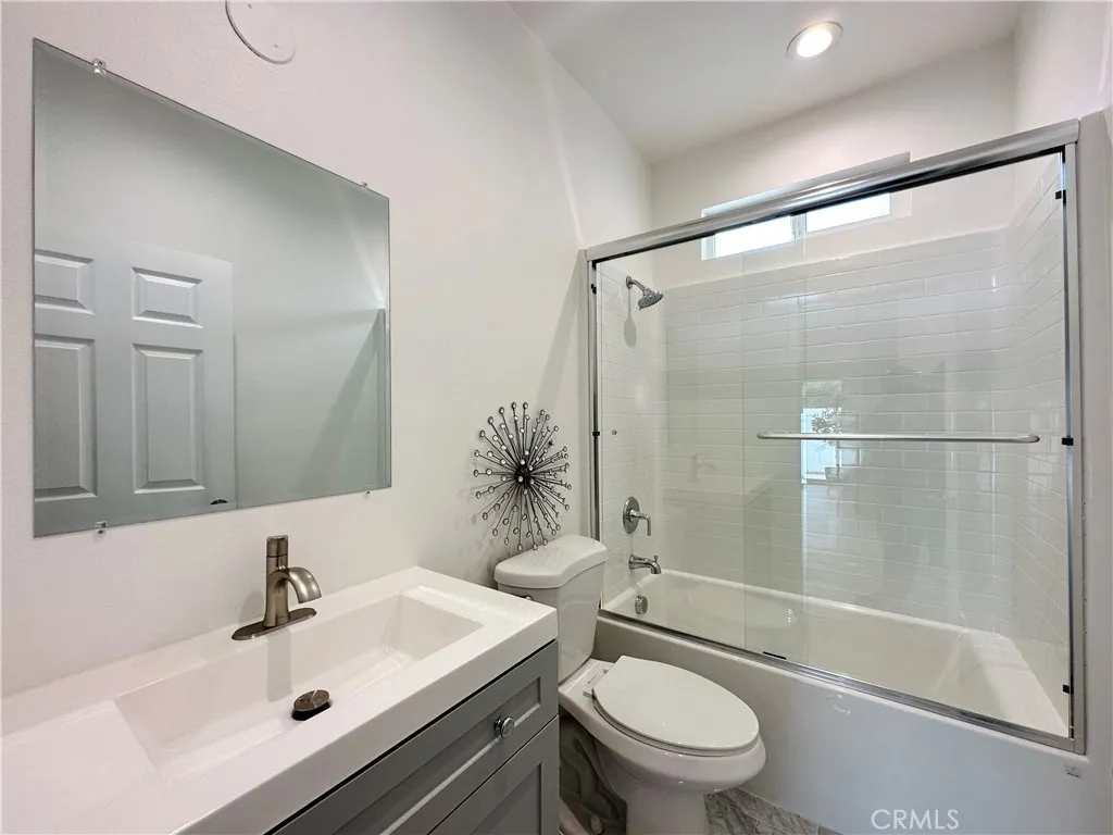 Fullerton, CA 92835