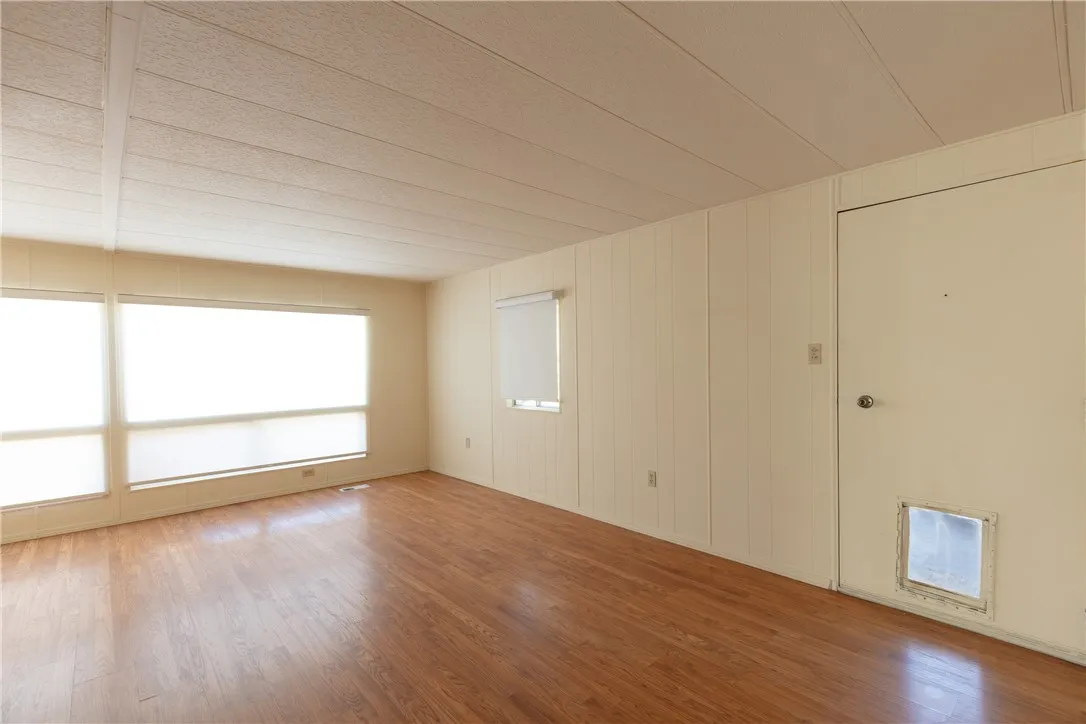 https://cdn.realtyfeed.com/cdn/127/307066176/8c1e4ddb830a6b49cdf9246189ff0619.webp