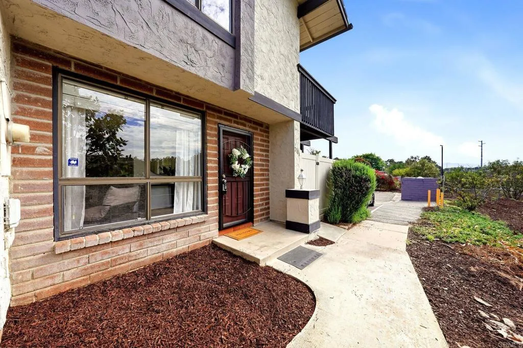 270 Rancho Drive Unit A, Chula Vista, CA 91911 - Photo 2 of 33, Chula Vista, CA