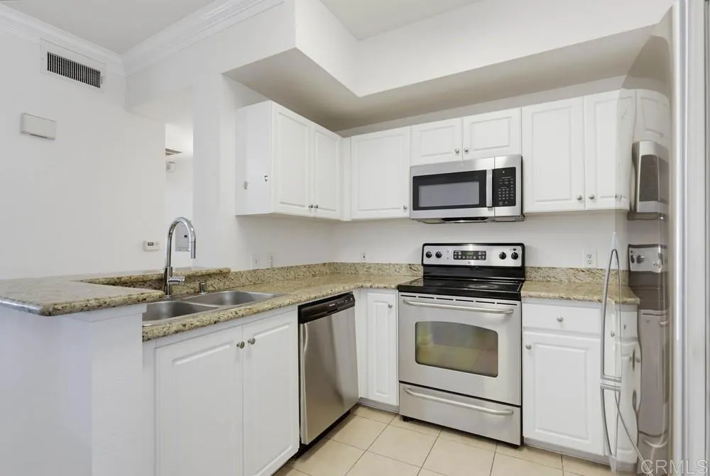 https://cdn.realtyfeed.com/cdn/127/307066320/32c4d9882fb49dde30c24456d85337b4.webp