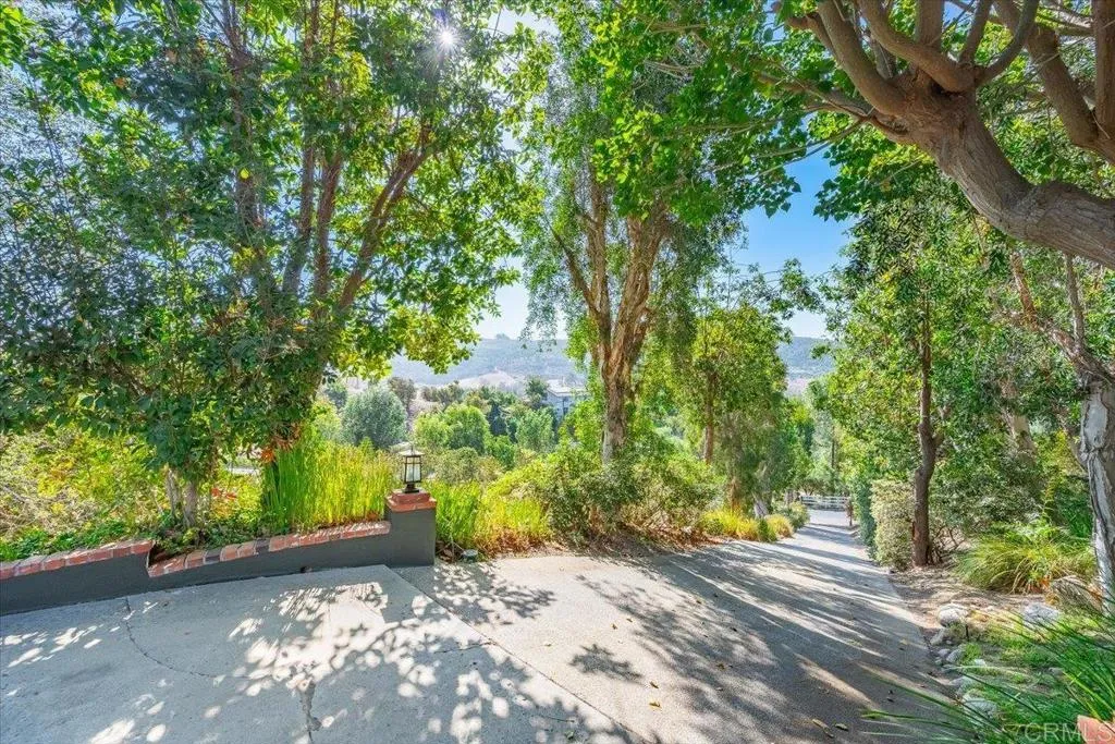 https://cdn.realtyfeed.com/cdn/127/307066324/315ed7d6e376065985bbfb0d6e1422e4.webp