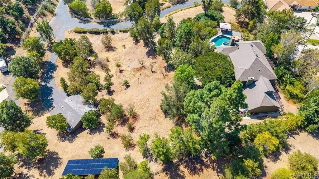 https://cdn.realtyfeed.com/cdn/127/307066324/608812258eaf1bdf92c54b10879783be.webp