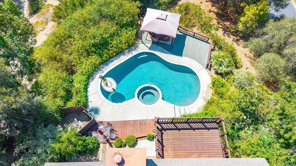 https://cdn.realtyfeed.com/cdn/127/307066324/837d1e377a64739203422c065f065aa0.webp