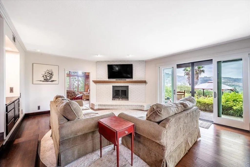 https://cdn.realtyfeed.com/cdn/127/307066324/9d311bea6f0b23cd1b86072a8350385a.webp