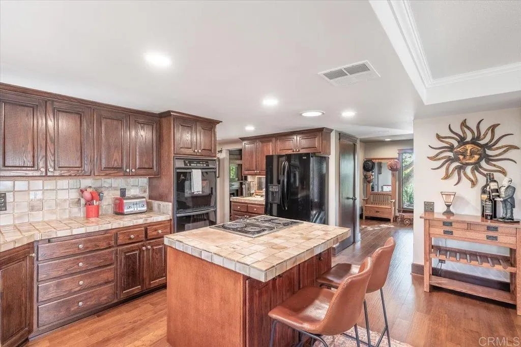 https://cdn.realtyfeed.com/cdn/127/307066324/e8628ac7bc8a860f023449e3bab3eb60.webp