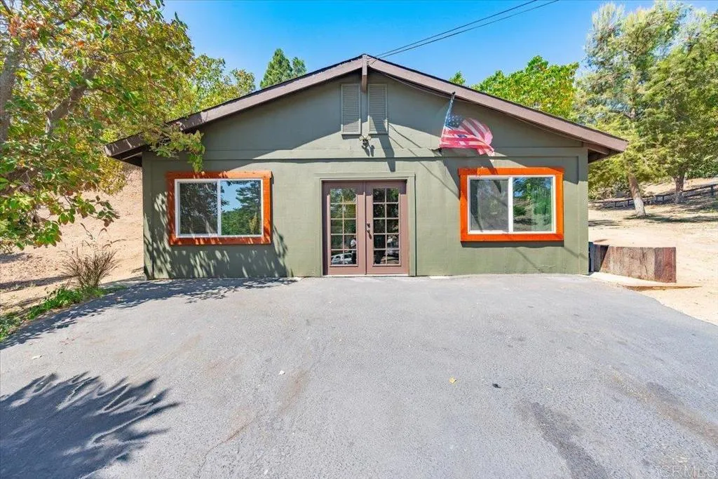 https://cdn.realtyfeed.com/cdn/127/307066324/f7ff8417fd8429e2774f065a995ad14c.webp