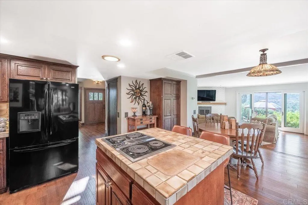 https://cdn.realtyfeed.com/cdn/127/307066324/fb6acf8e0332db1f26faab57d4a61531.webp