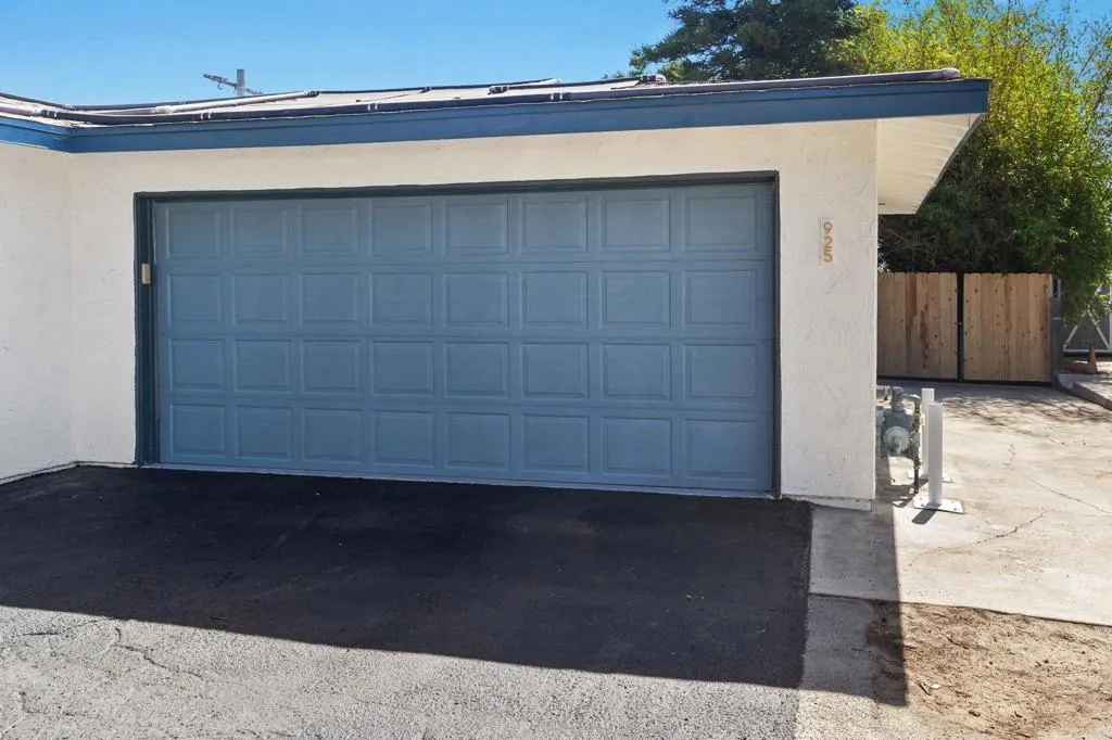 https://cdn.realtyfeed.com/cdn/127/307066393/00c4ba934d5744c90b0db6b045f88379.webp