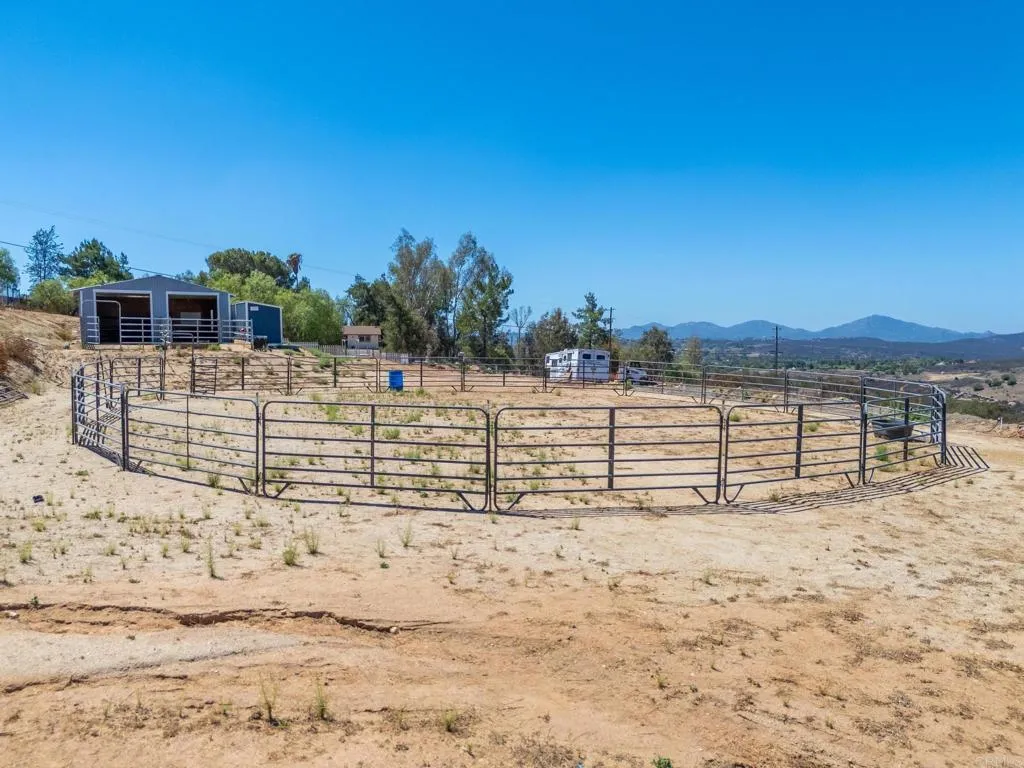 https://cdn.realtyfeed.com/cdn/127/307066454/290a01c204cbf4b0846447f6a731d333.webp