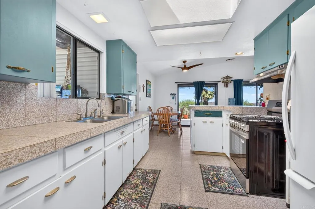 https://cdn.realtyfeed.com/cdn/127/307066454/c96ad2355e650be9da76a41e583845ea.webp