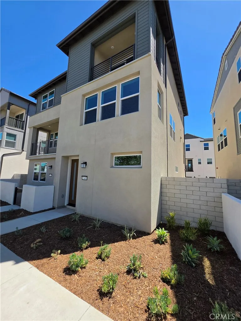 Valencia, CA 91318