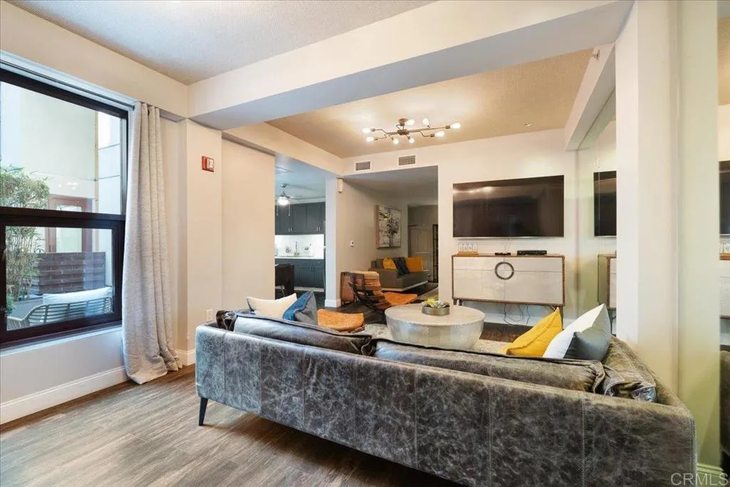 https://cdn.realtyfeed.com/cdn/127/307066512/1aa92614e8242114156e3e3b9369e381.webp