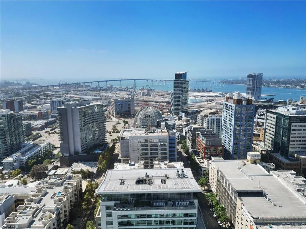 https://cdn.realtyfeed.com/cdn/127/307066512/2d7e9b193a79dd15105e4f7b1be5a143.webp