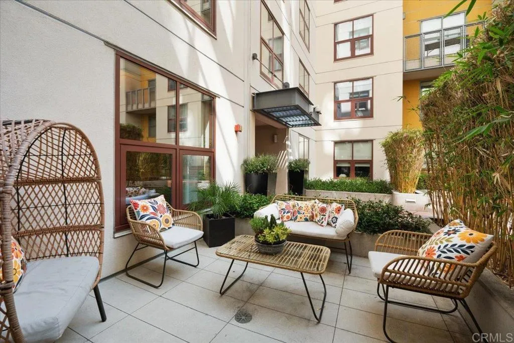 https://cdn.realtyfeed.com/cdn/127/307066512/3cc44cf2ae374904705cc0d2887d47f9.webp