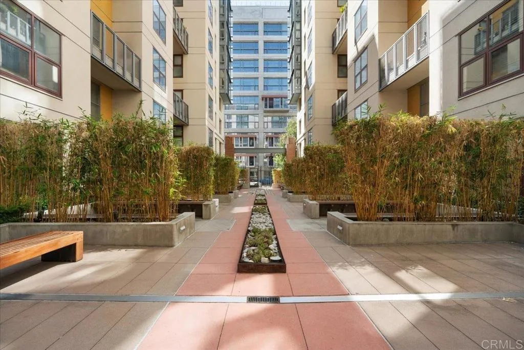https://cdn.realtyfeed.com/cdn/127/307066512/bbb6ae6a51af43499a14931164d16a1b.webp
