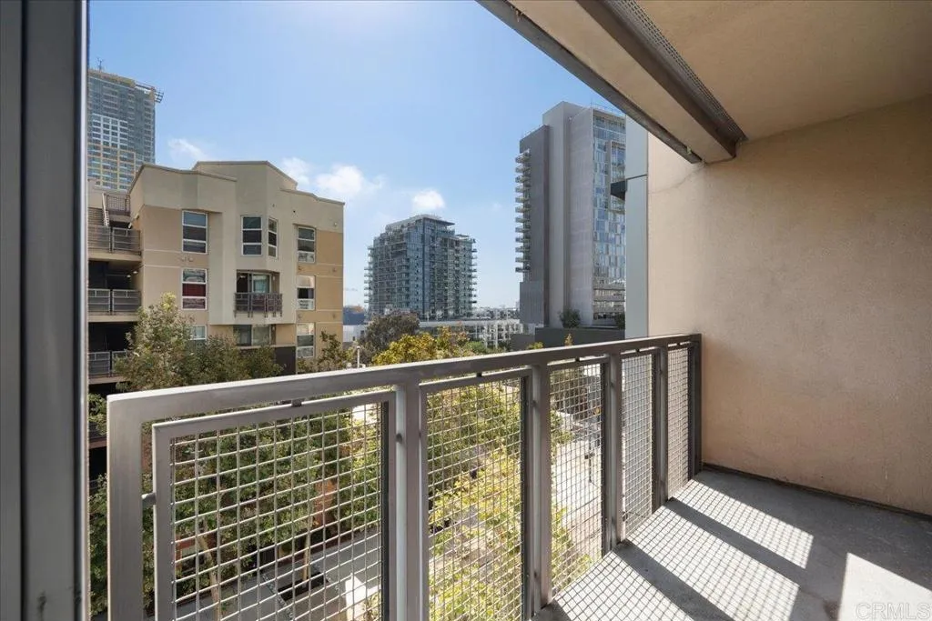 https://cdn.realtyfeed.com/cdn/127/307066512/c03a40bc362847aac096a3d457f14443.webp