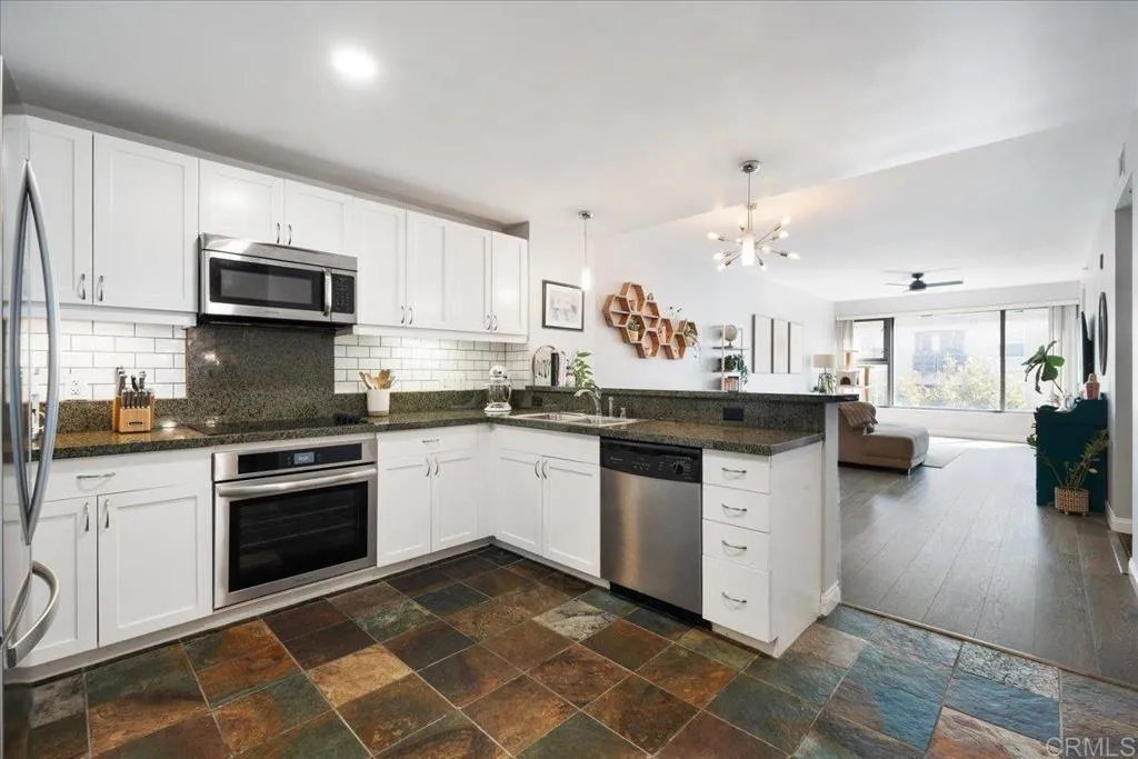 https://cdn.realtyfeed.com/cdn/127/307066512/fade8fe27f8adbeec54557e266aad610.webp