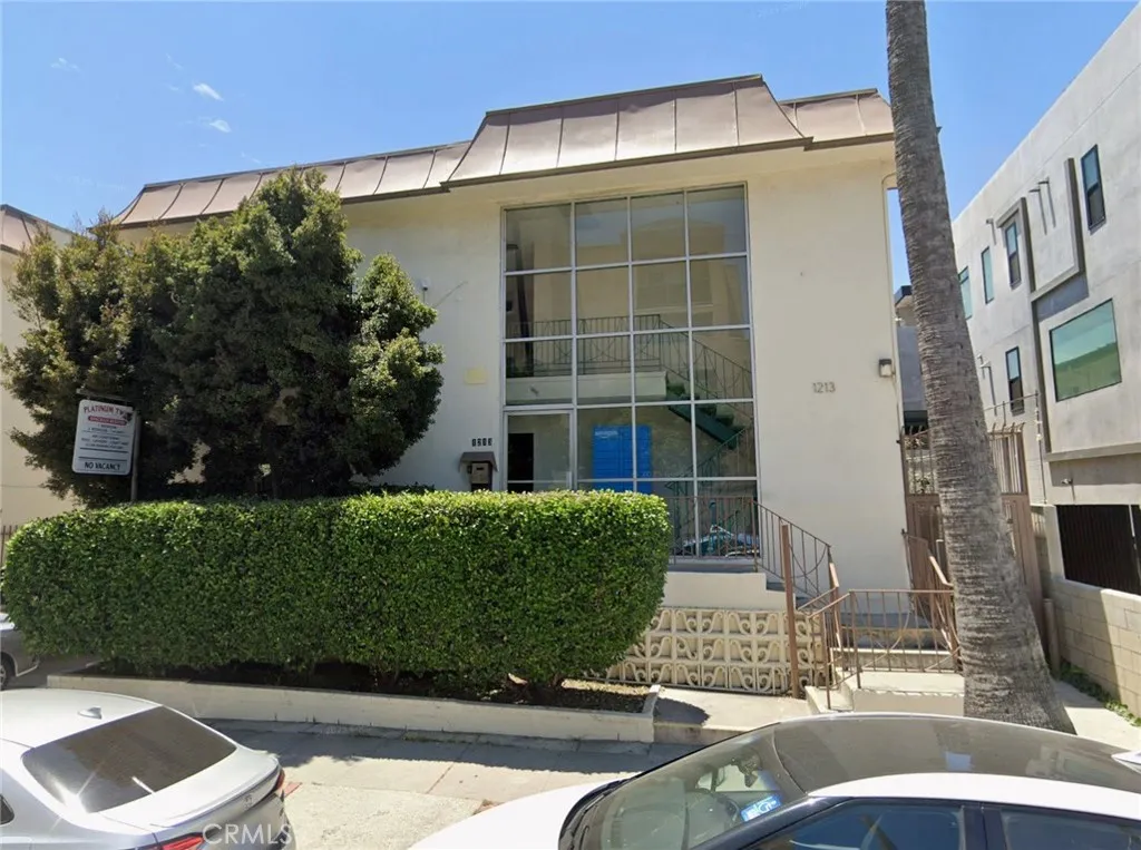 Los Angeles, CA 90038