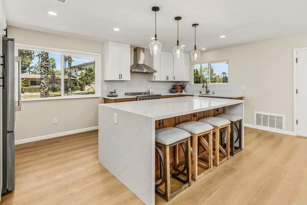 https://cdn.realtyfeed.com/cdn/127/307066598/b09a055bca0d584b567e57900fd5a8fd.webp